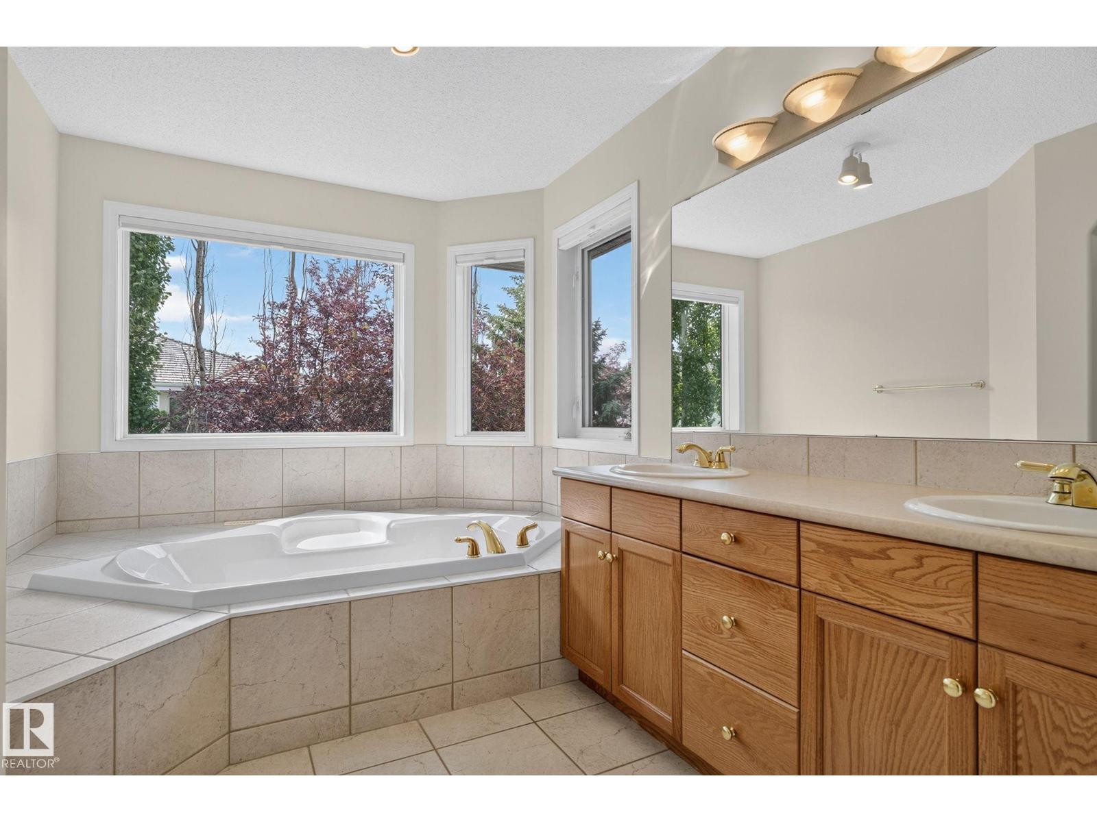 610 Hunters Close NW - 41
