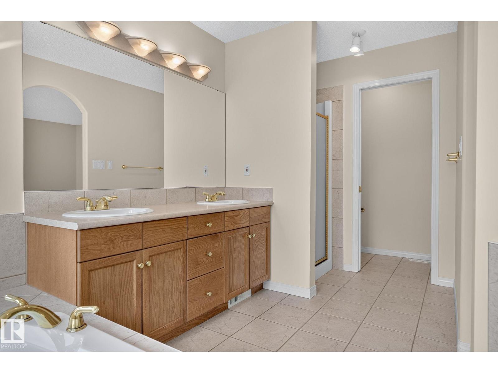 610 Hunters Close NW - 42