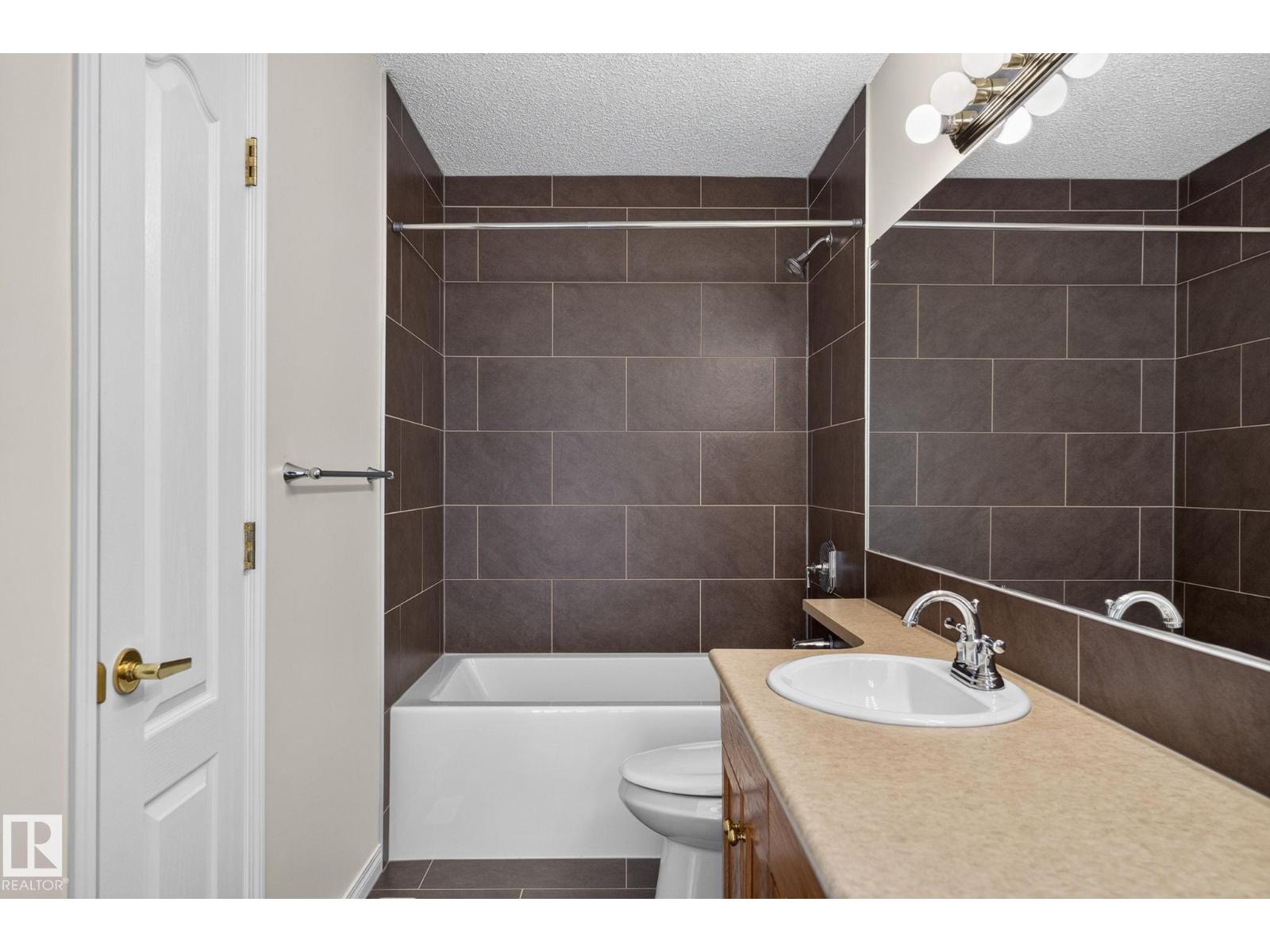 610 Hunters Close NW - 46