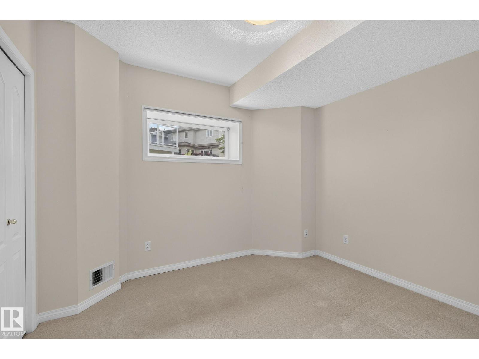 610 Hunters Close NW - 54