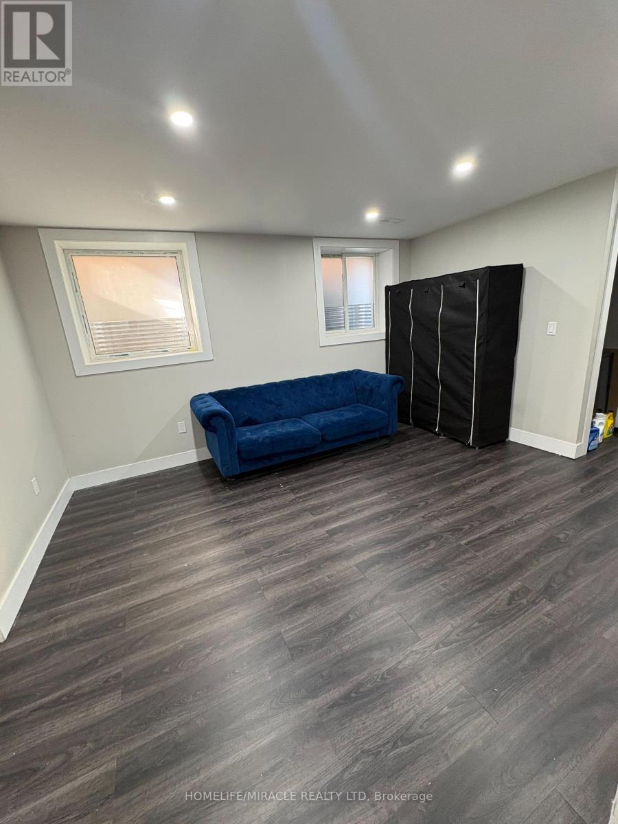 15 NOBBS DRIVE - 24