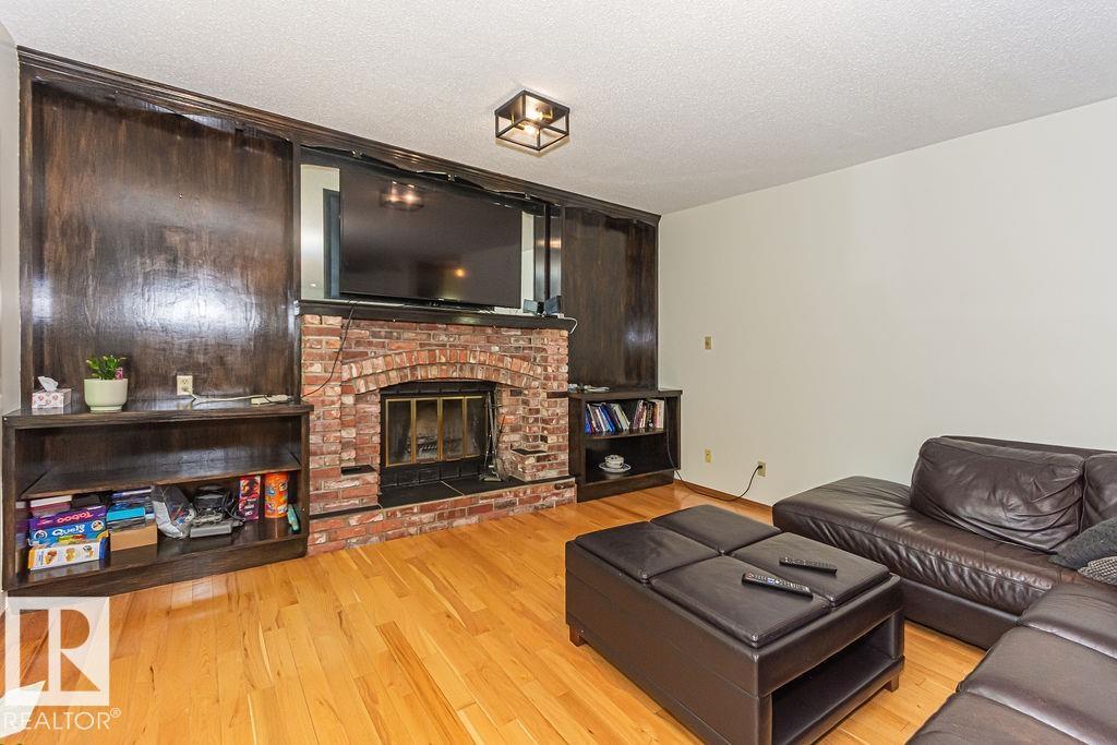 31 WINDERMERE CR - 31