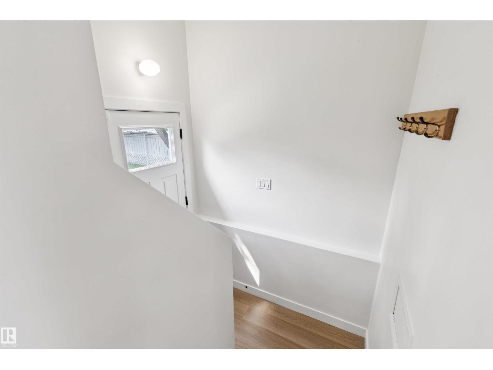 9544 148 ST NW - 23