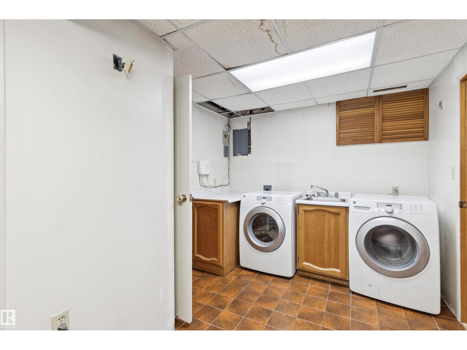 9544 148 ST NW - 37