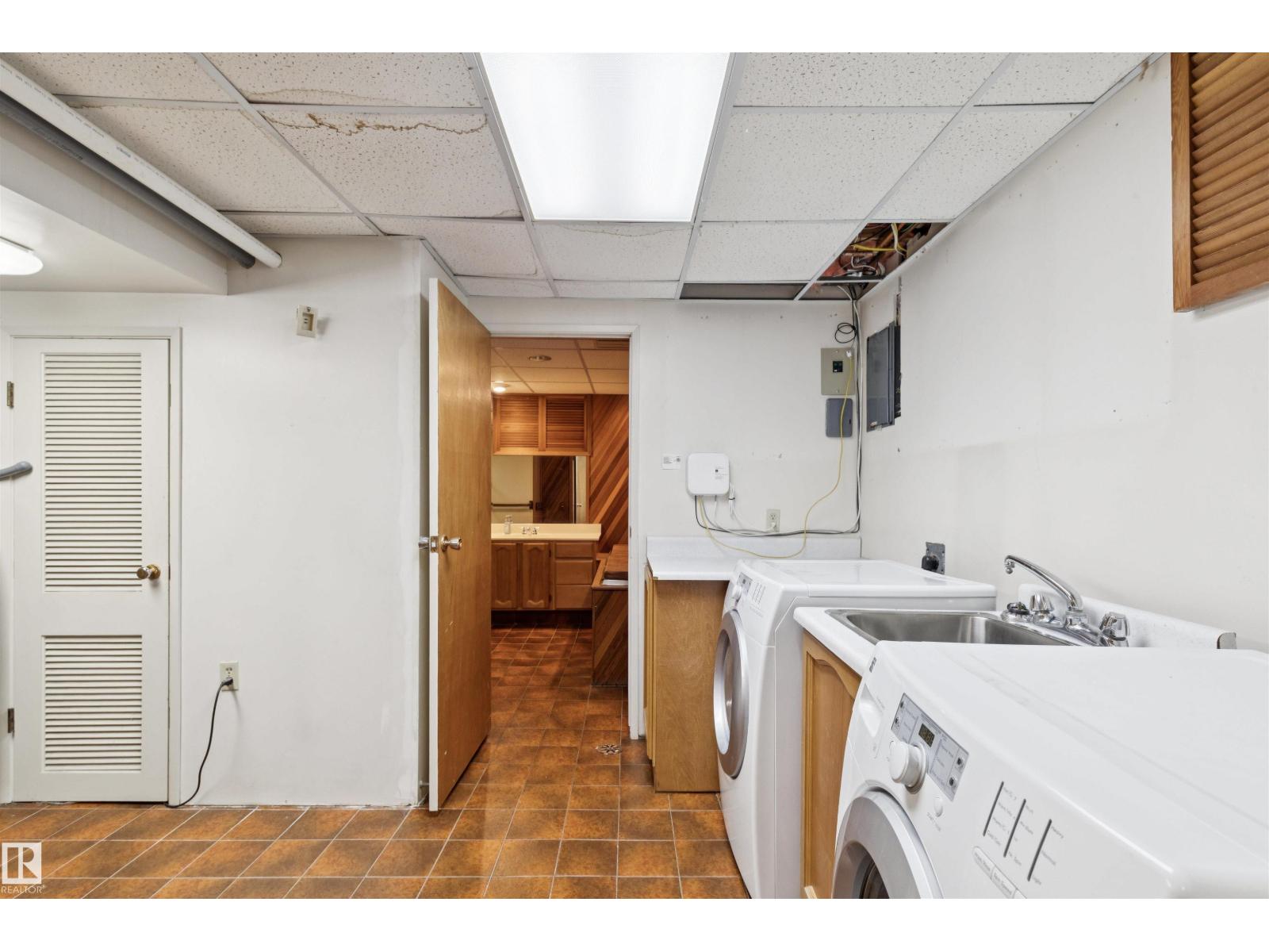 9544 148 ST NW - 38