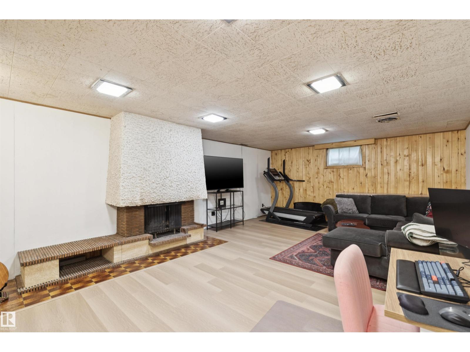 9544 148 ST NW - 31