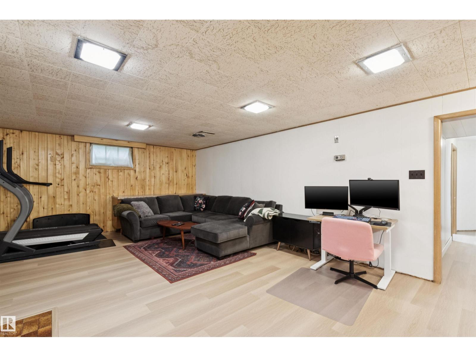 9544 148 ST NW - 32