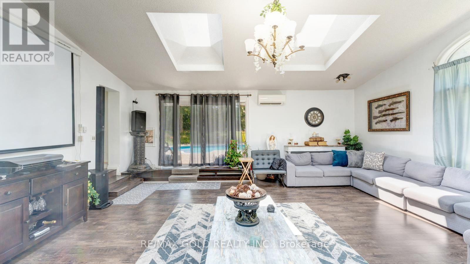 4680 PENETANGUISHENE ROAD - 23