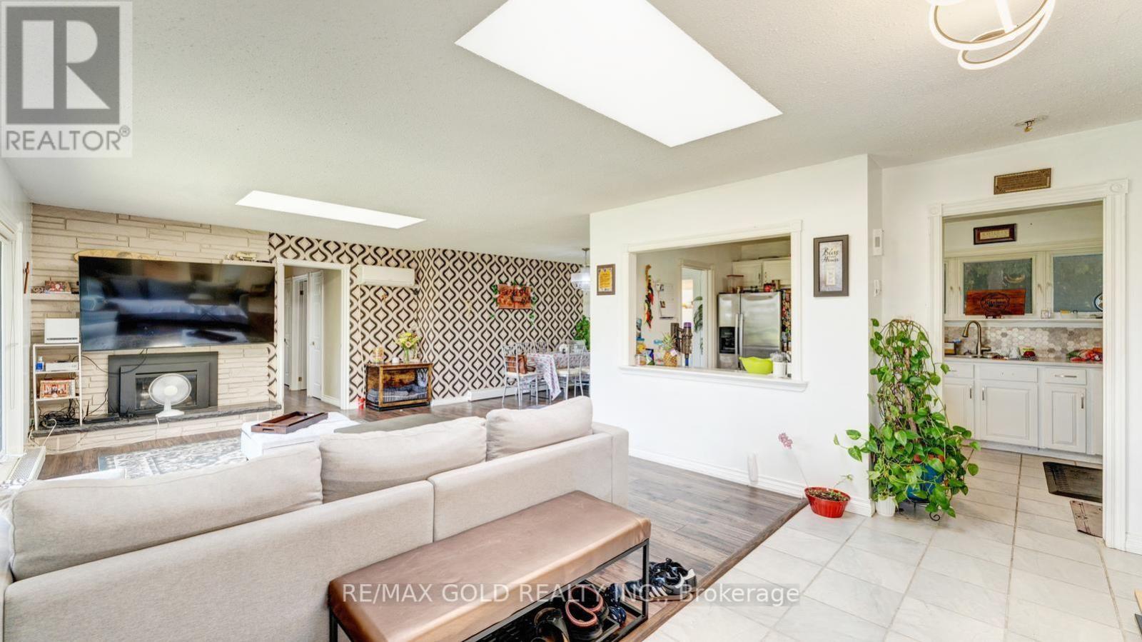 4680 PENETANGUISHENE ROAD - 7