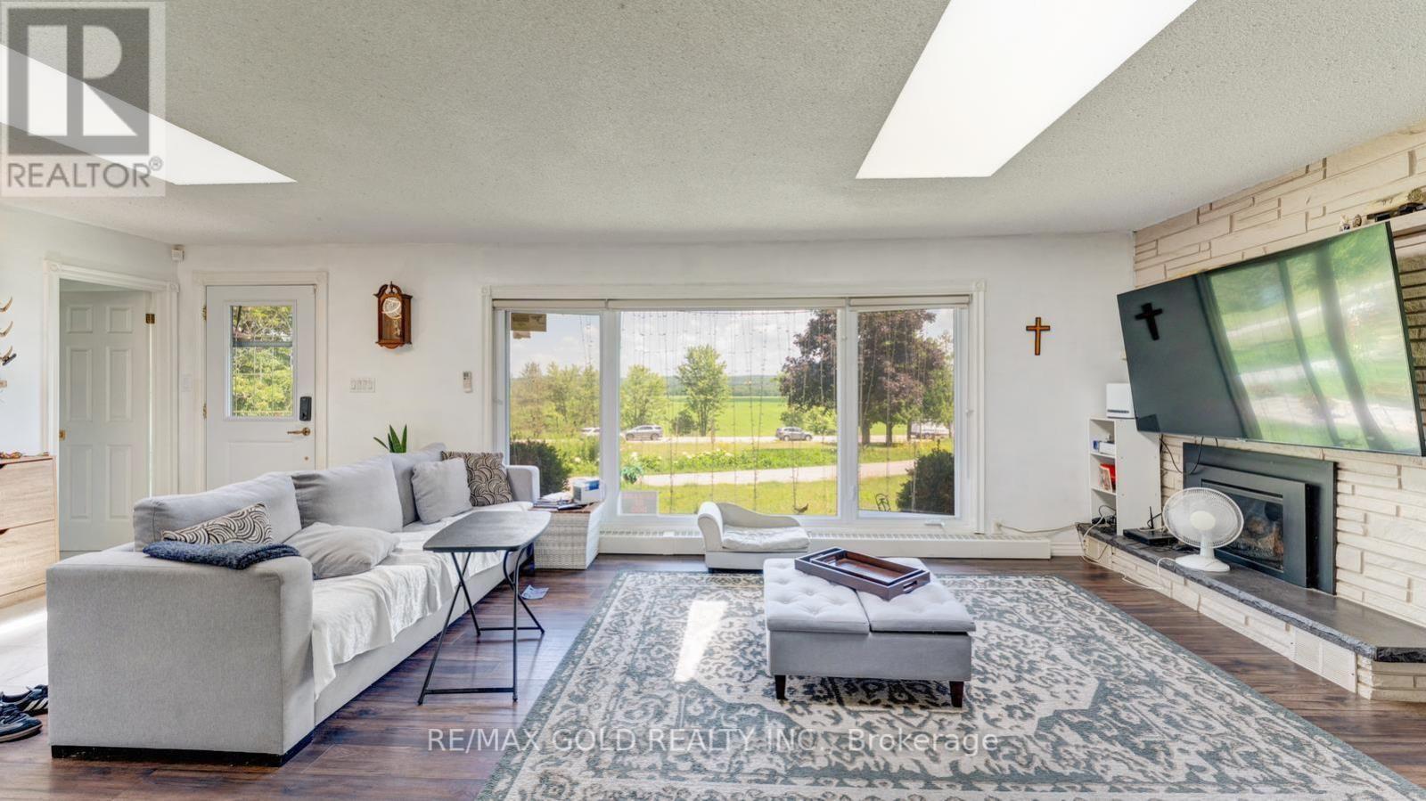 4680 PENETANGUISHENE ROAD - 9