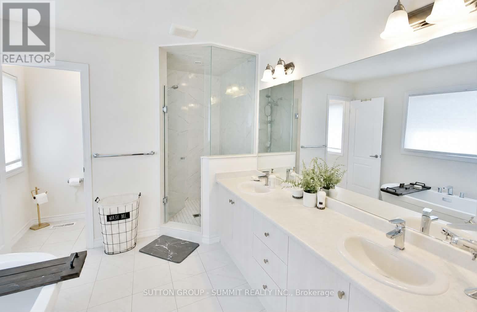174 STEVENSON CRESCENT - 40