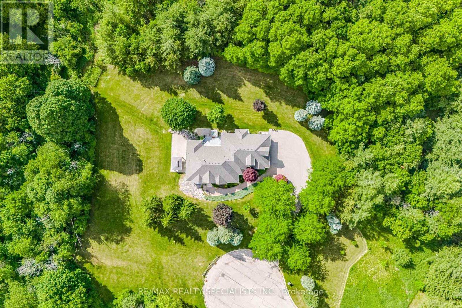 10 VALLEY HILL DRIVE - 2