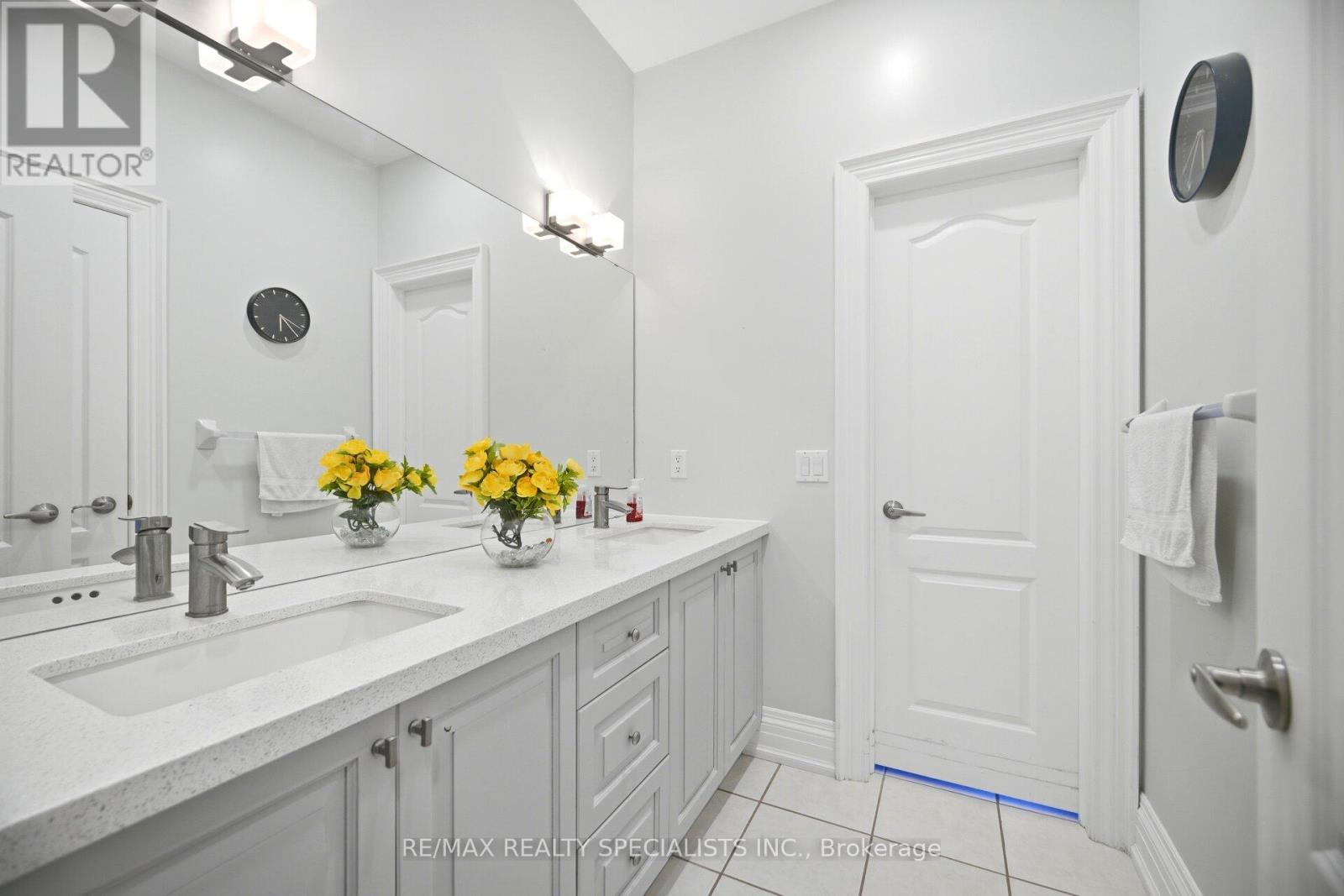 10 VALLEY HILL DRIVE - 28