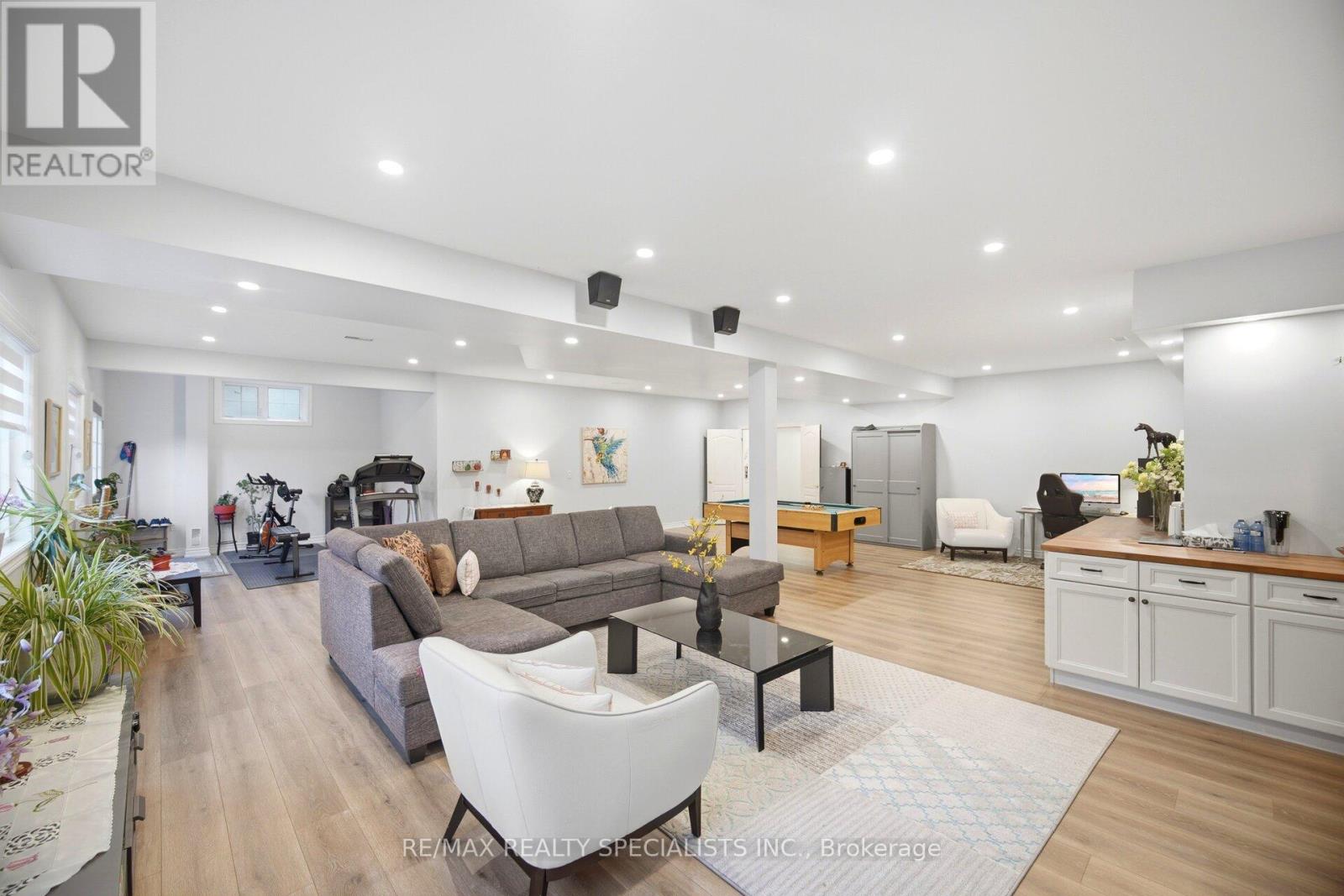 10 VALLEY HILL DRIVE - 35