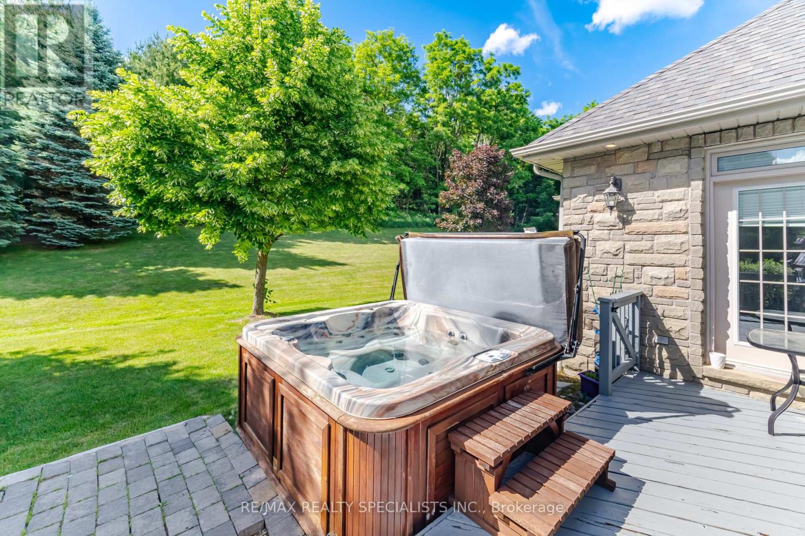 10 VALLEY HILL DRIVE - 39