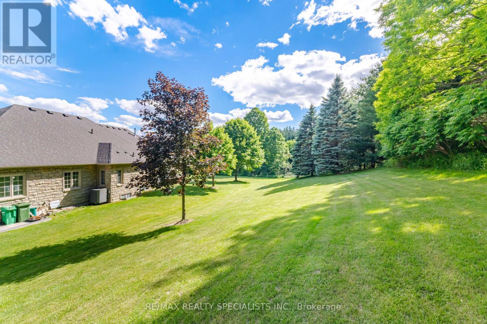 10 VALLEY HILL DRIVE - 40