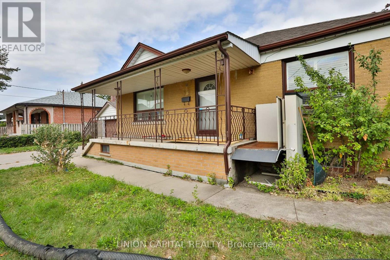 38 CLAVER AVENUE - 33