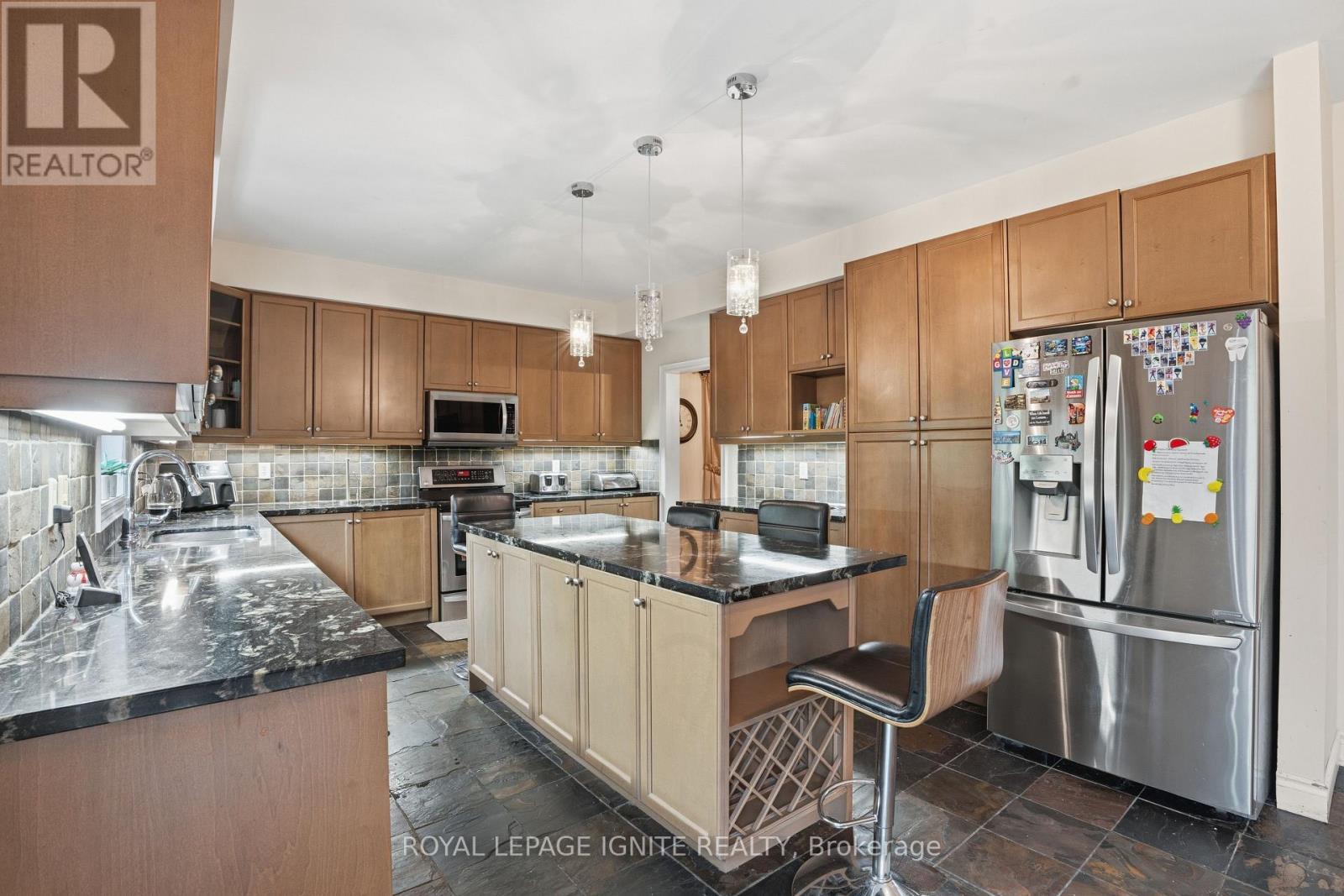 36 VALLEYRIDGE CRESCENT - 12