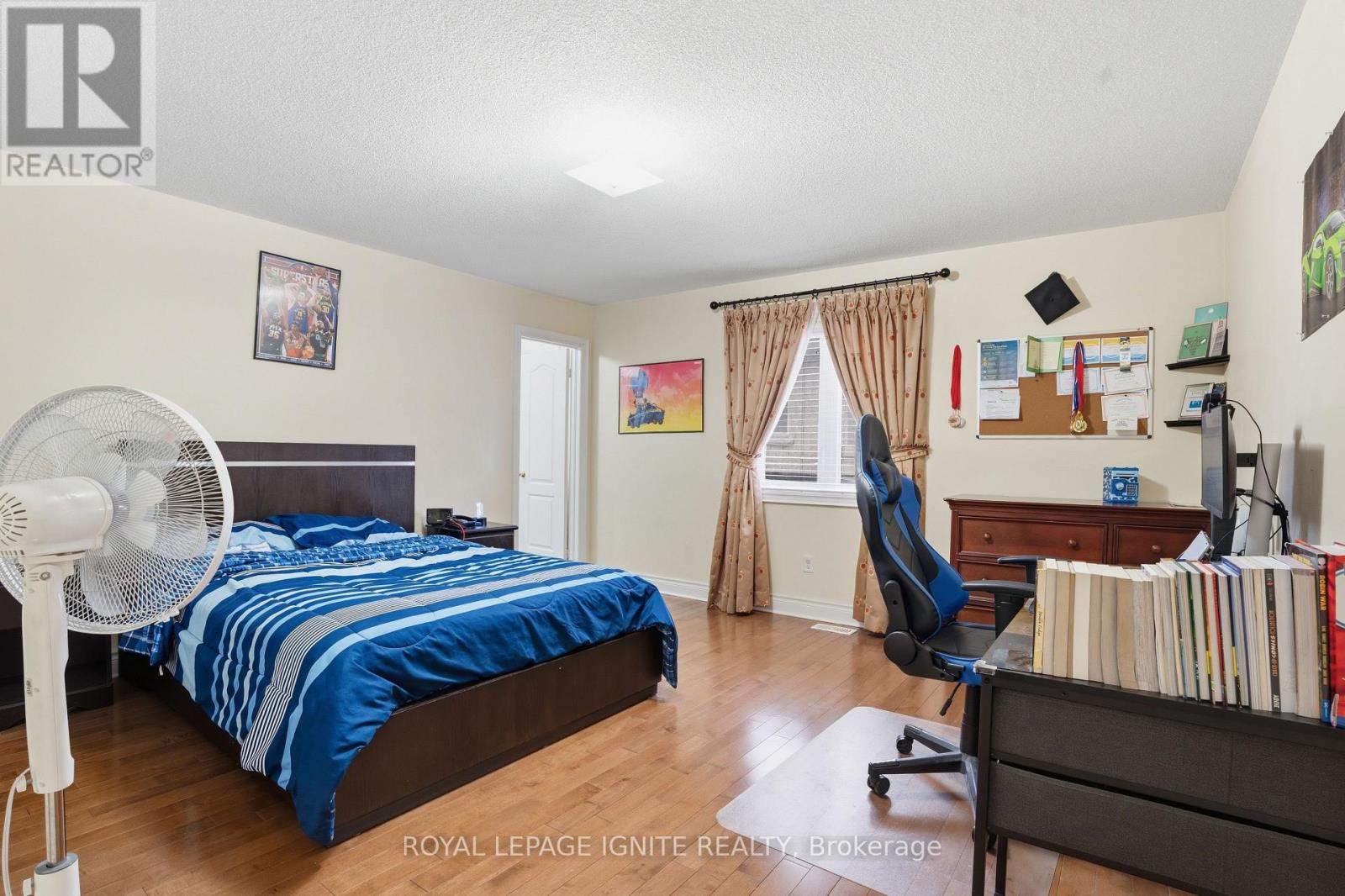 36 VALLEYRIDGE CRESCENT - 22