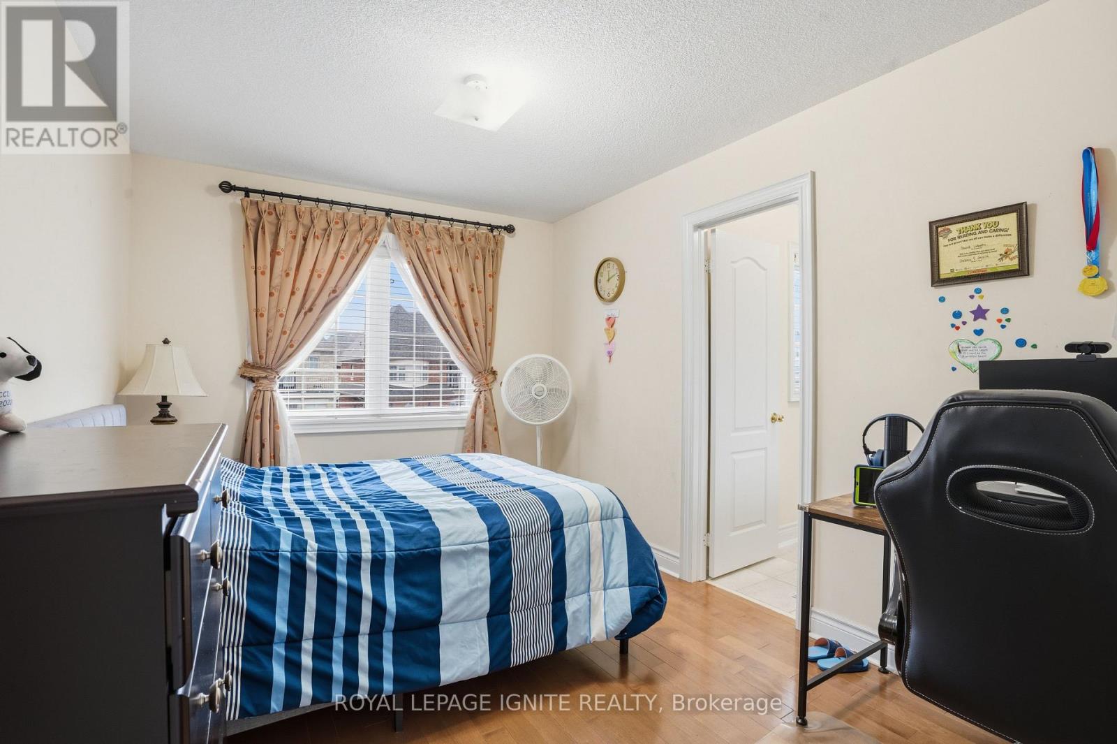 36 VALLEYRIDGE CRESCENT - 23