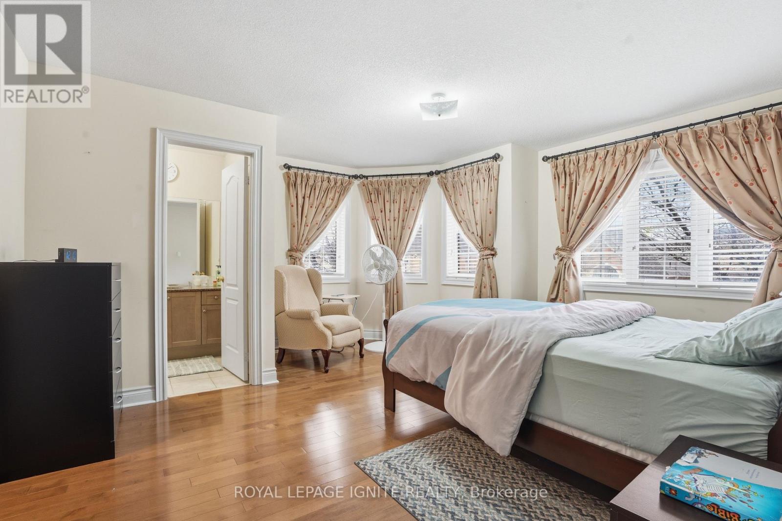 36 VALLEYRIDGE CRESCENT - 24