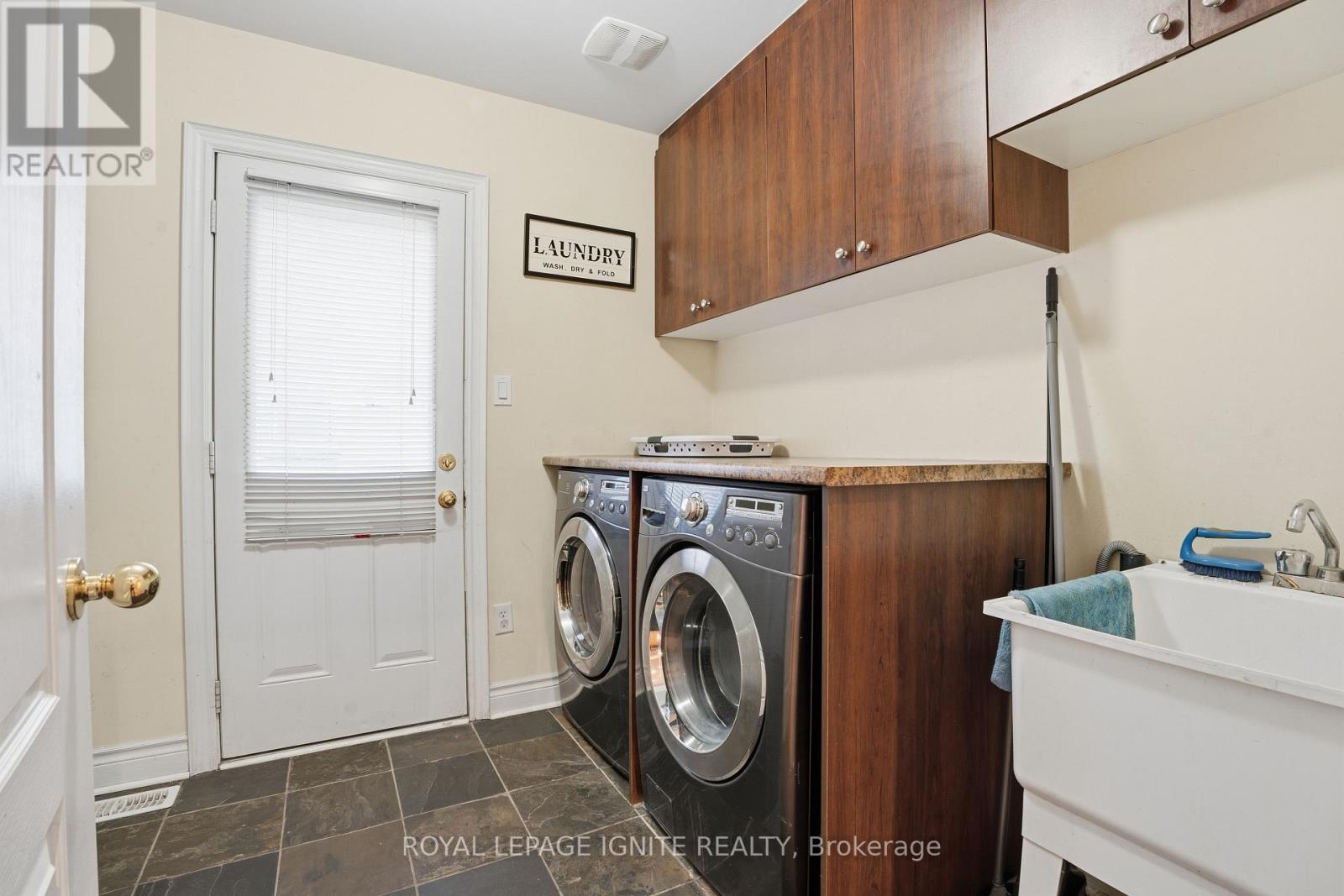 36 VALLEYRIDGE CRESCENT - 27