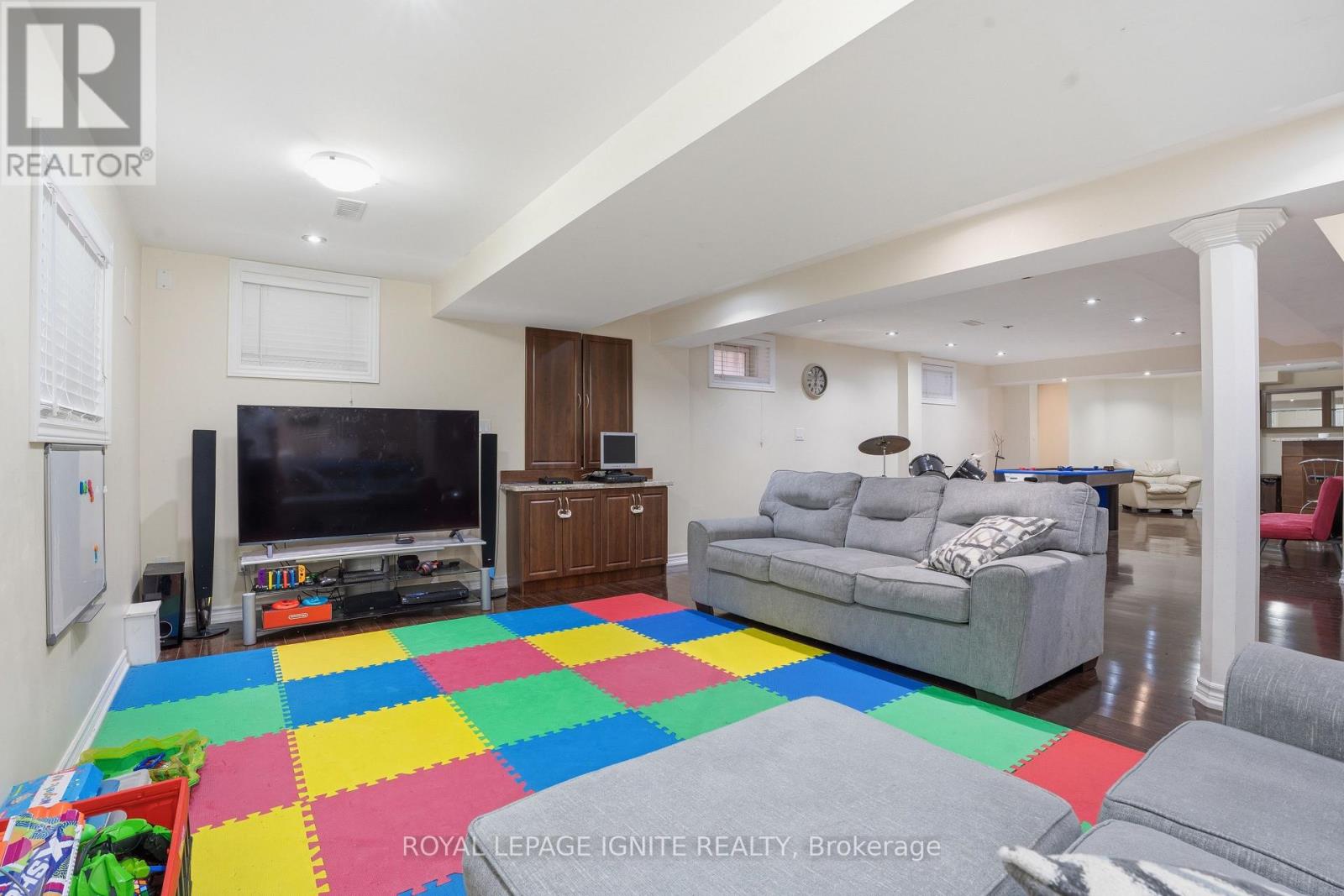36 VALLEYRIDGE CRESCENT - 29