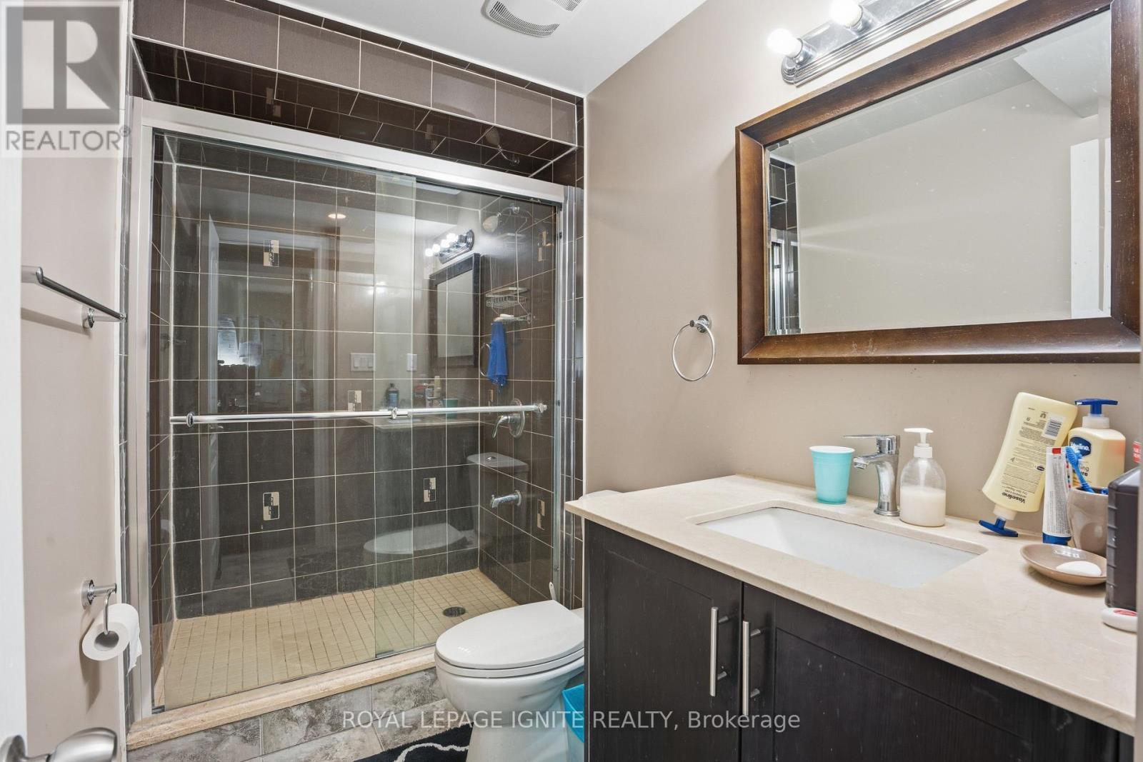 36 VALLEYRIDGE CRESCENT - 32