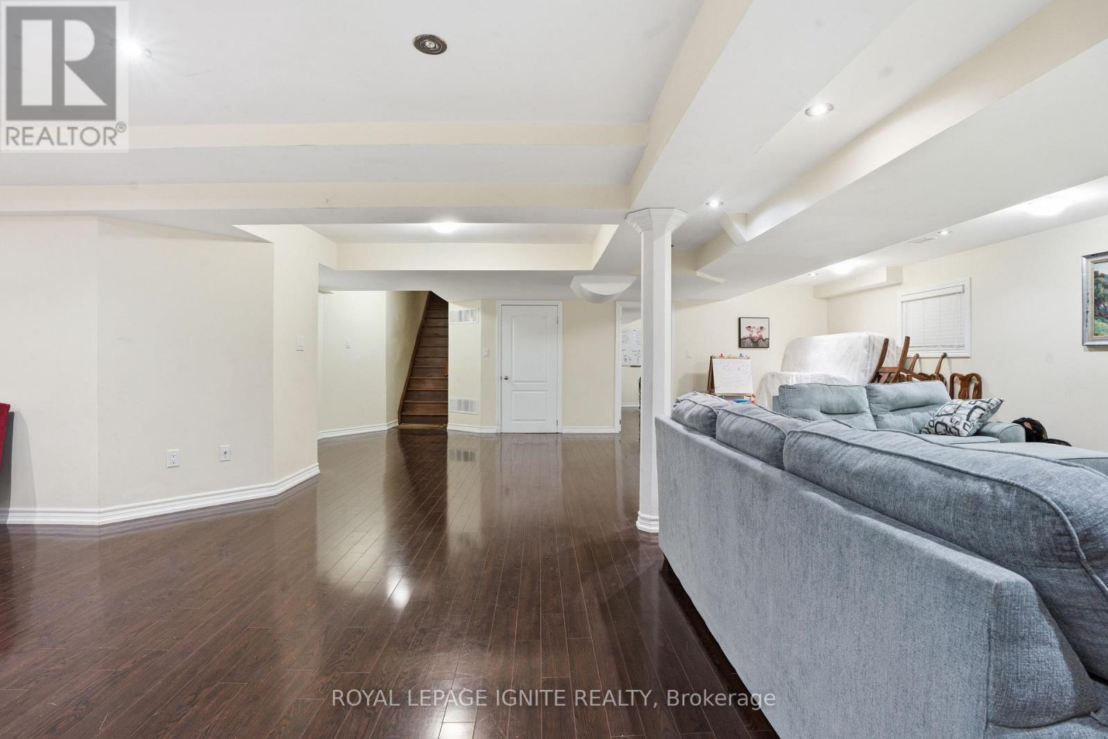 36 VALLEYRIDGE CRESCENT - 33