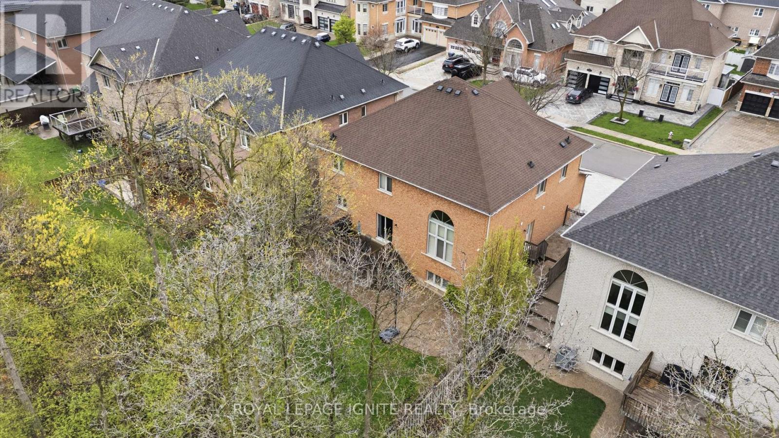 36 VALLEYRIDGE CRESCENT - 42