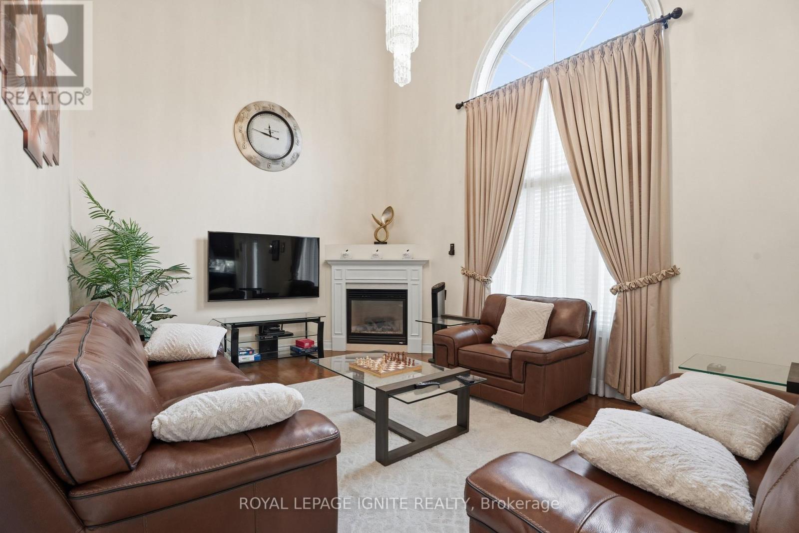 36 VALLEYRIDGE CRESCENT - 8