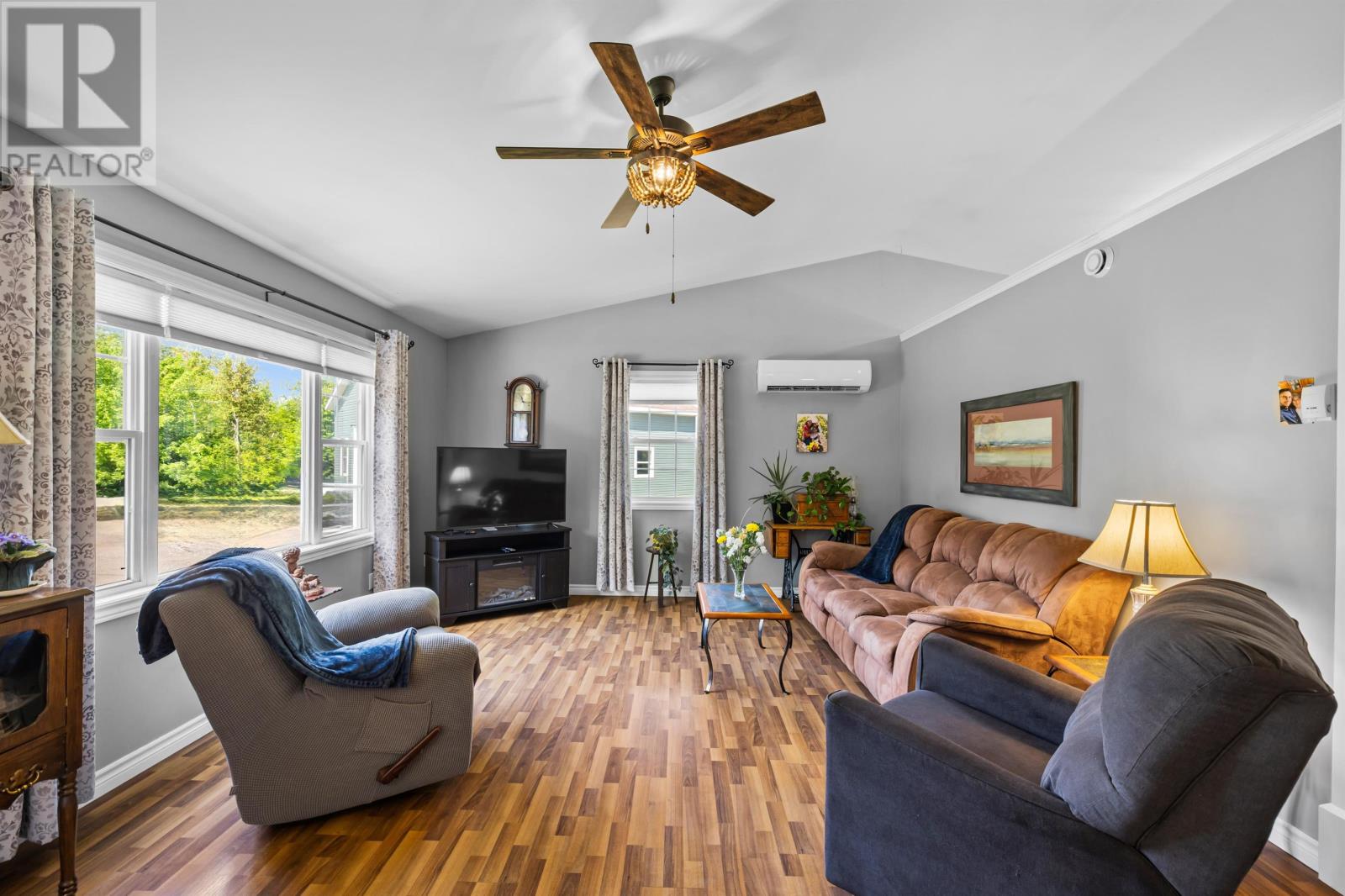 455 Drummond Road - 16