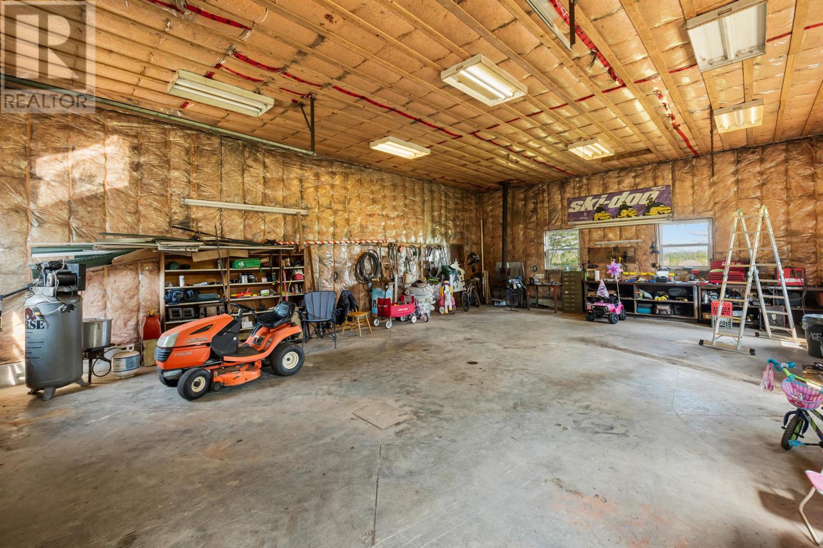 455 Drummond Road - 40