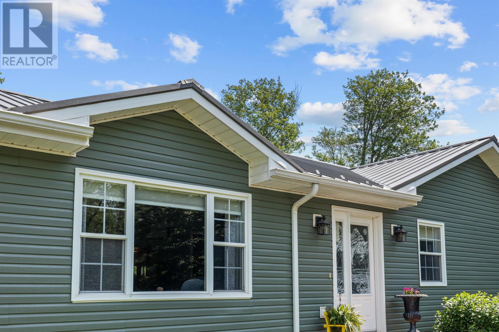 455 Drummond Road - 42