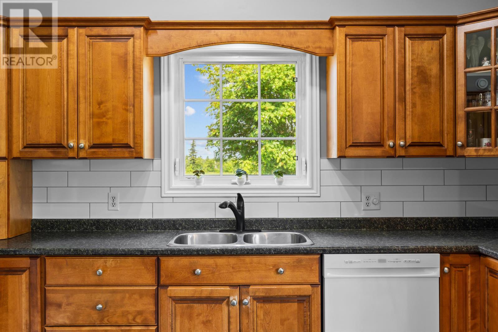 455 Drummond Road - Image 8