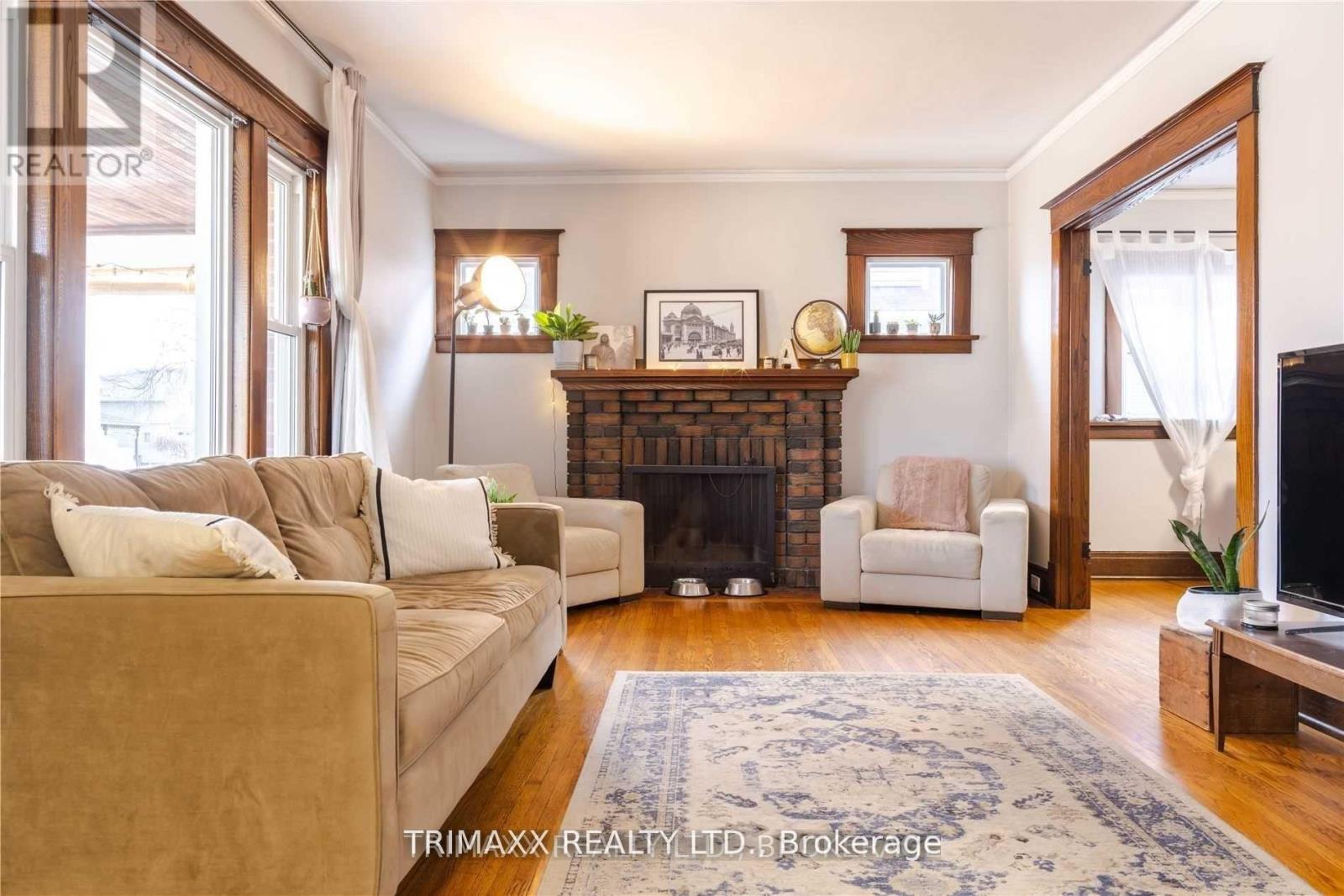 43 DACOTAH STREET - 4