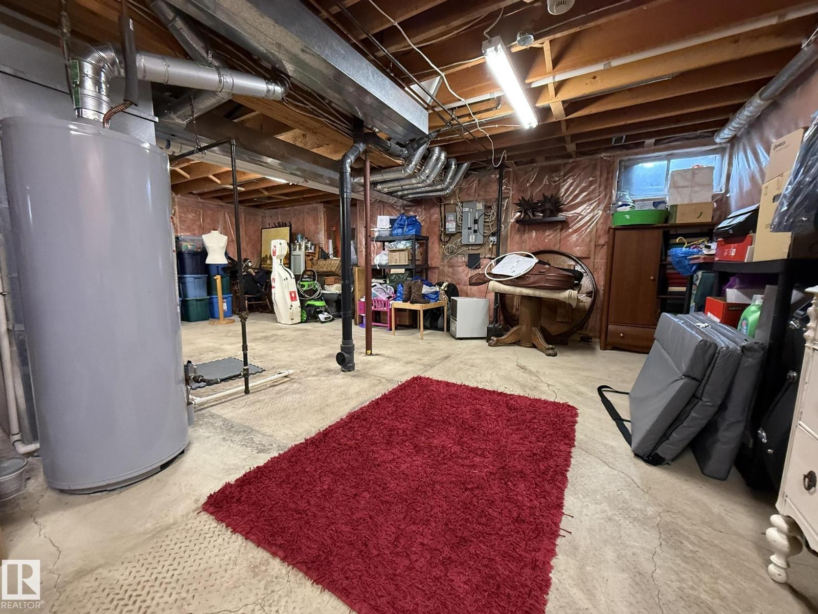 5604 57 AV - 40