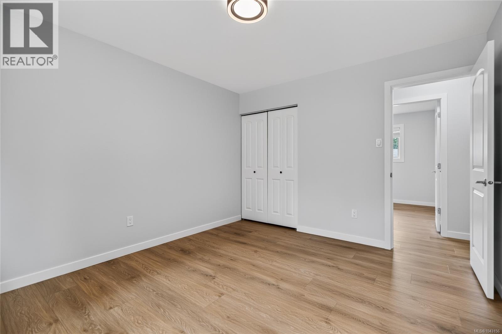 378 Denman St - 11