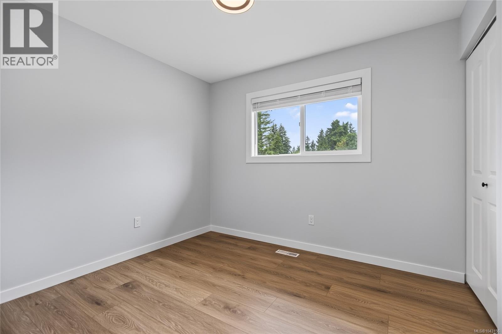 378 Denman St - 12