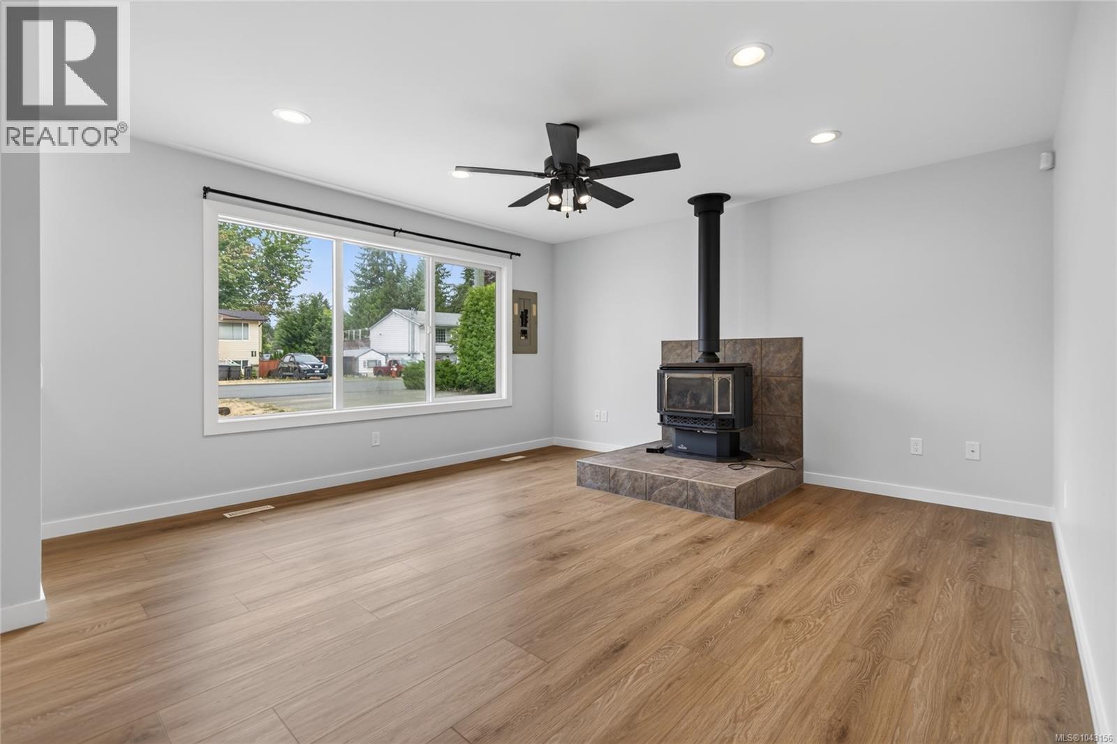 378 Denman St - 4