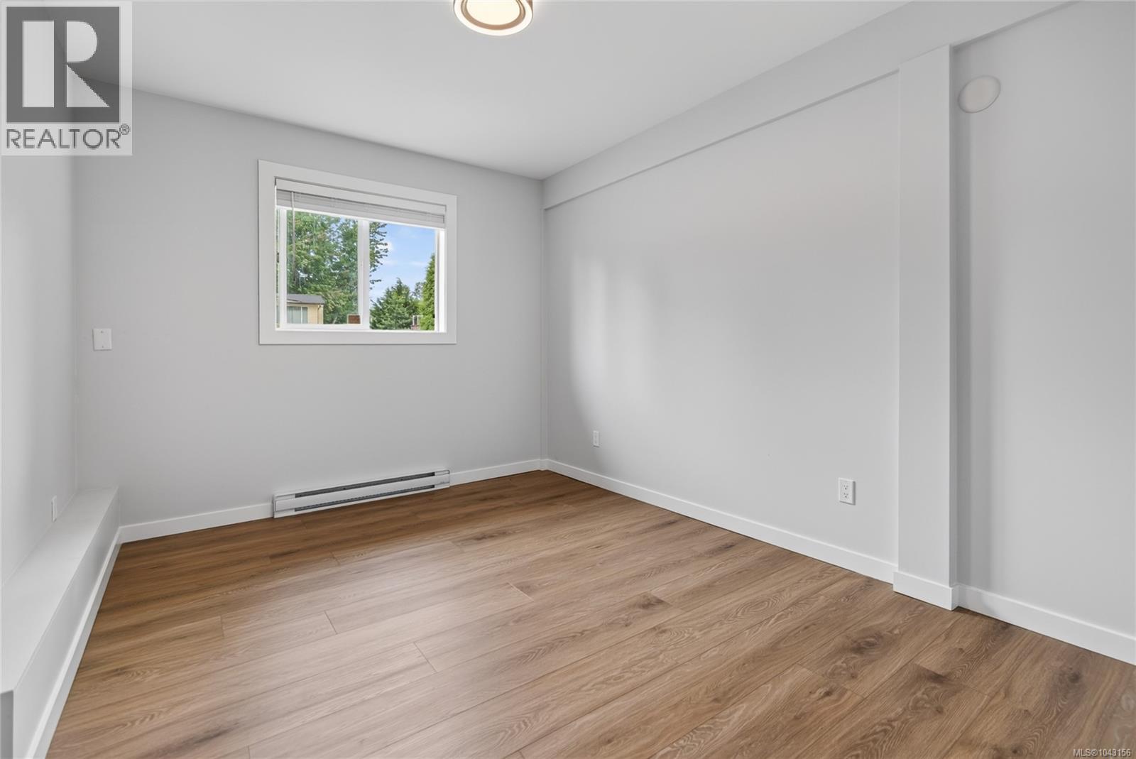 378 Denman St - 8