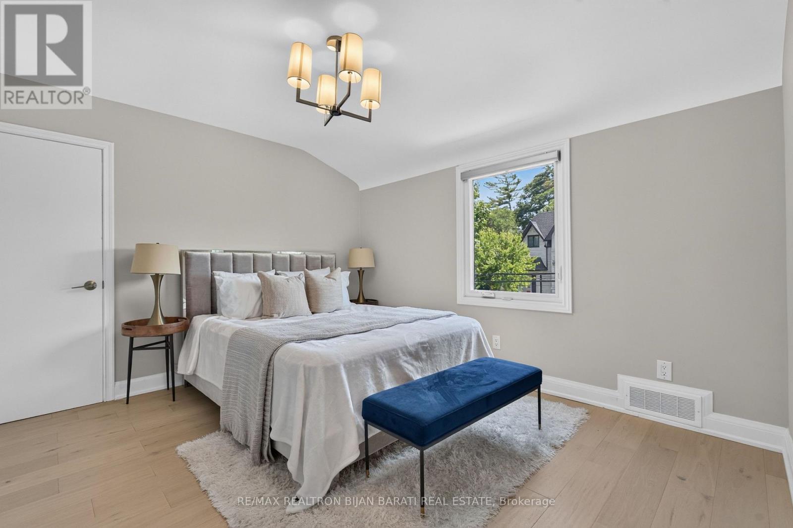 42 FRANKLIN AVENUE - 24