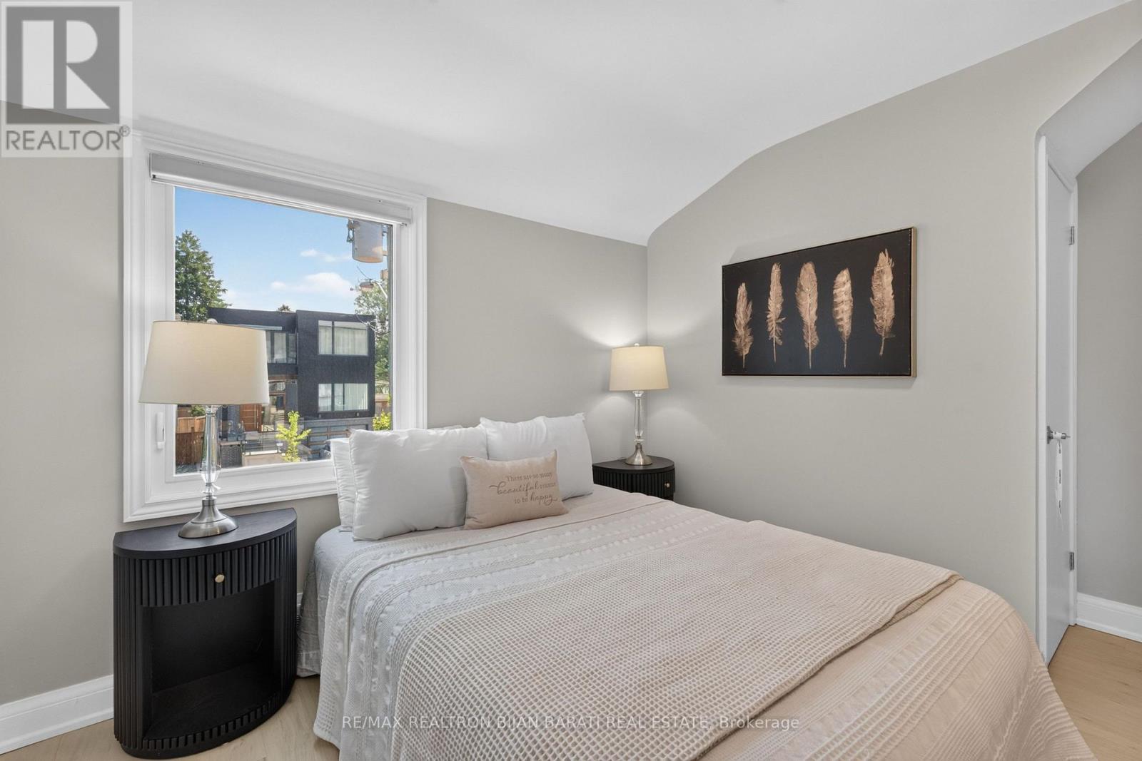 42 FRANKLIN AVENUE - 26