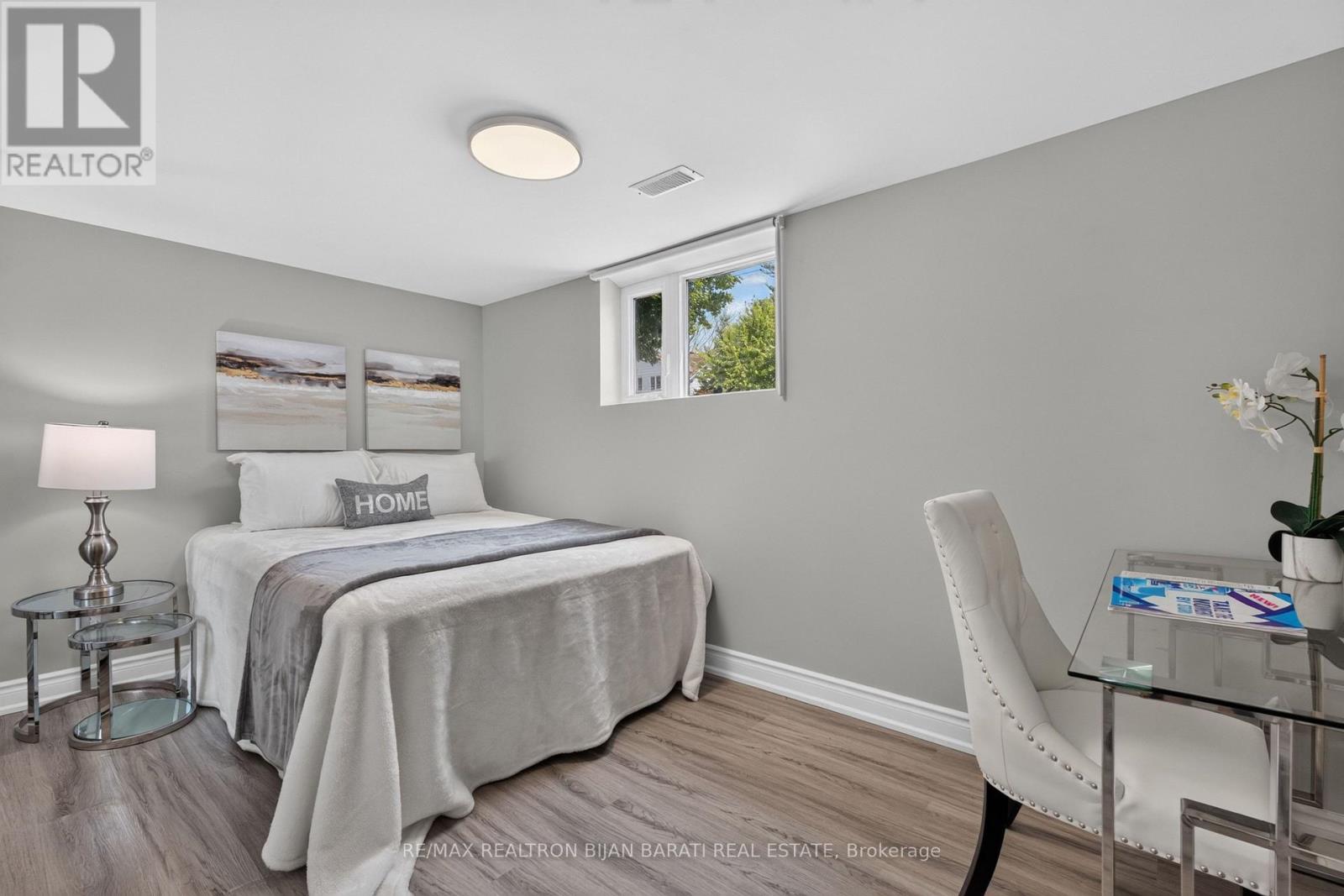 42 FRANKLIN AVENUE - 32