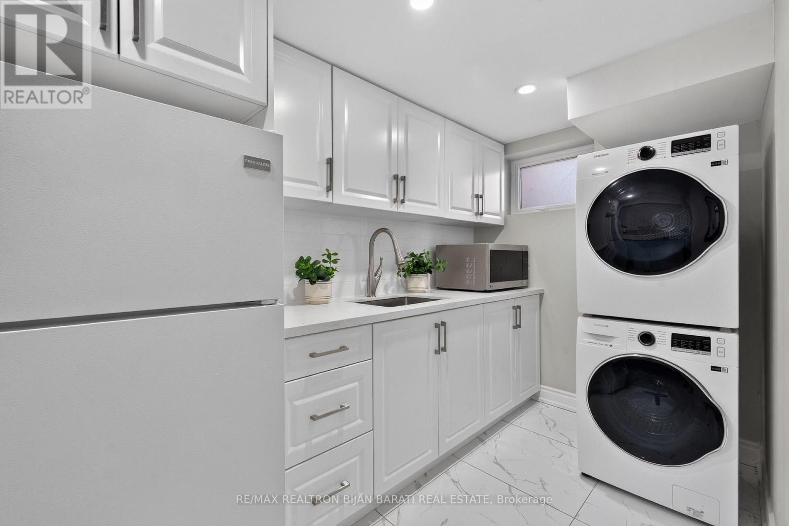 42 FRANKLIN AVENUE - 34