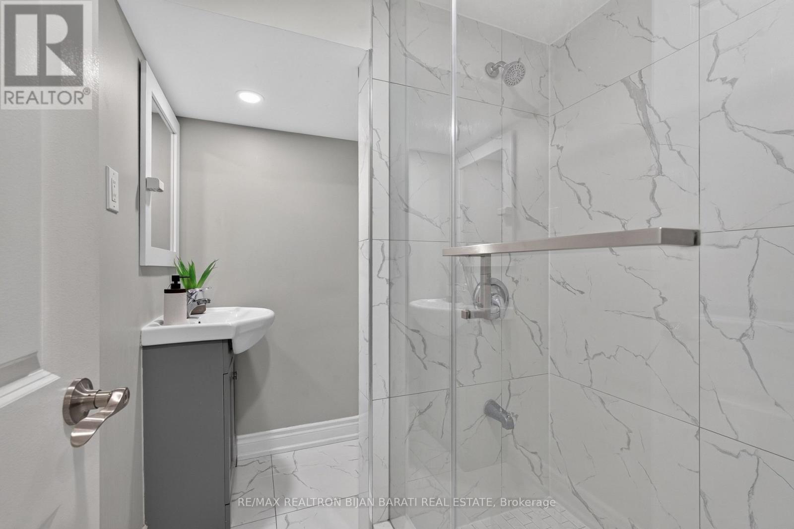 42 FRANKLIN AVENUE - 36
