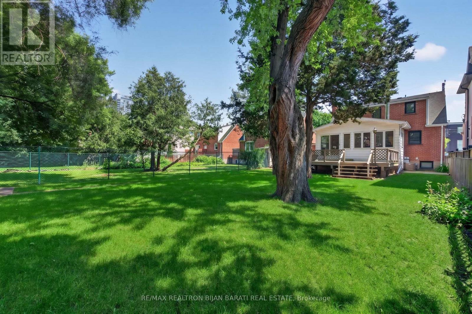 42 FRANKLIN AVENUE - 37