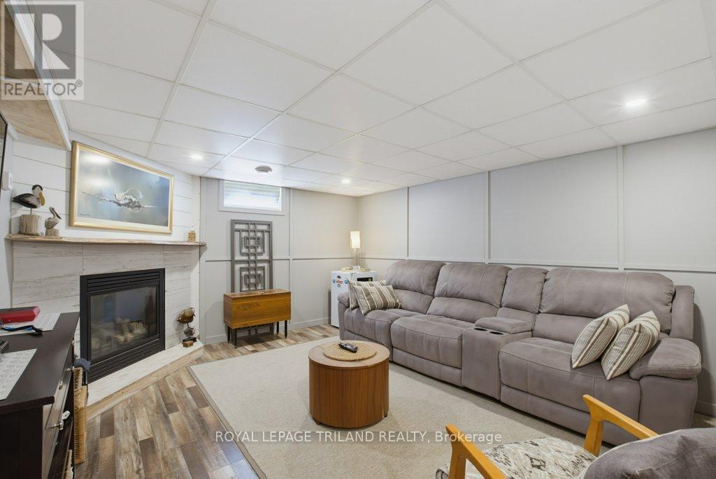 185 CENTENNIAL AVENUE - 33