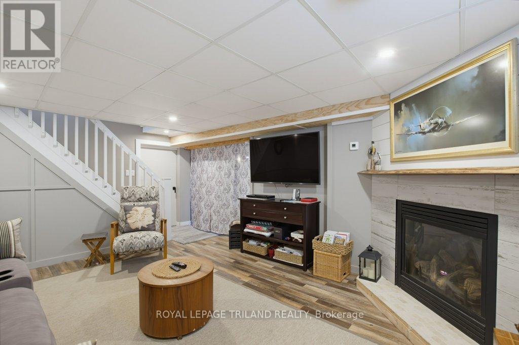 185 CENTENNIAL AVENUE - 34