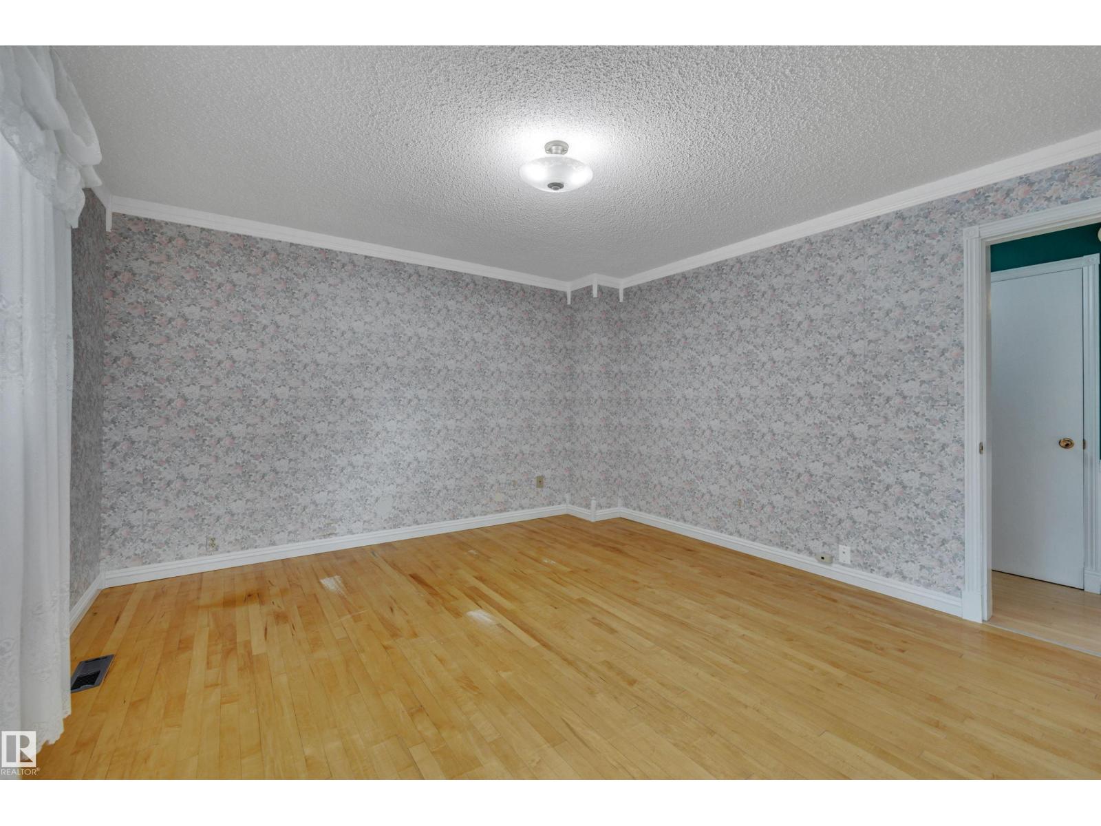 7604 149 AV NW - 33